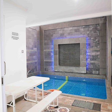 Schones Haus Private Pool & Netflix By Grorental Bandung Esterno foto