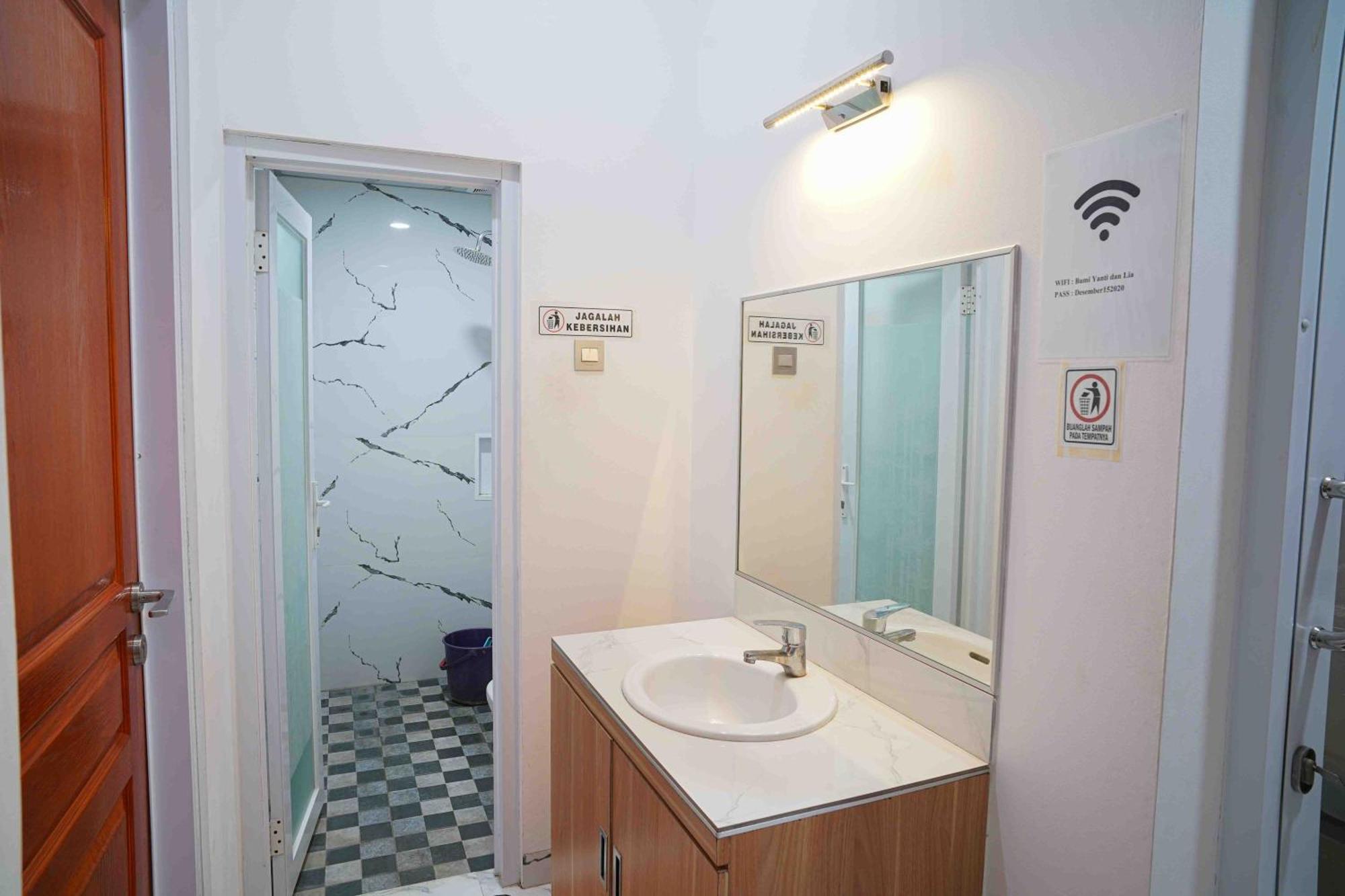 Schones Haus Private Pool & Netflix By Grorental Bandung Esterno foto