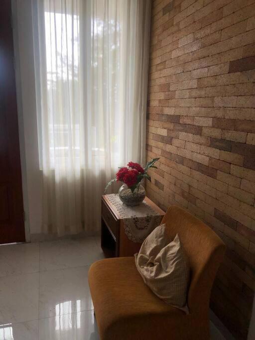 Schones Haus Private Pool & Netflix By Grorental Bandung Esterno foto