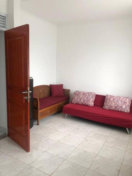 Schones Haus Private Pool & Netflix By Grorental Bandung Esterno foto